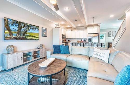 Folly Field House | Exclusive Beach Getaway with Private Pool & Bunk Room