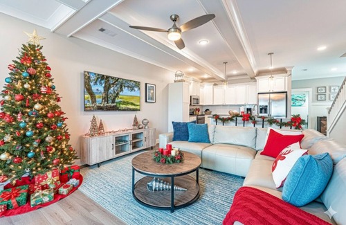 Folly Field House | Exclusive Beach Getaway with Private Pool & Bunk Room