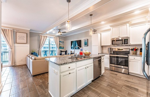 Folly Field House | Exclusive Beach Getaway with Private Pool & Bunk Room