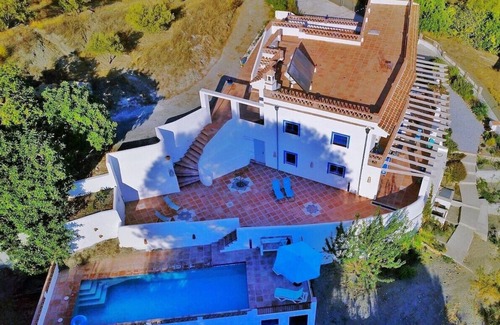 Almunecar Villa | Discover 'Algarrobo Azul': Pet-Friendly Villa with Ocean View