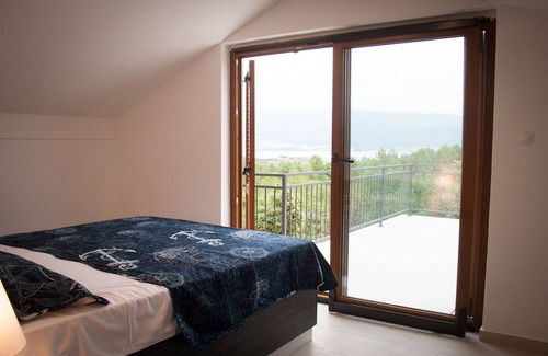Silo Villa | Pet-Friendly Villa with Private Pool Near the Beach