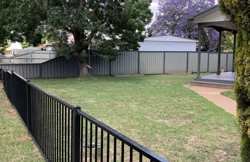 Gol Gol House | Pet-Friendly Retreat Steps from the Magnificent Murray River