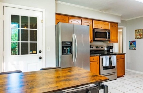 Columbus House | Pet-Friendly Whole Home Rental Perfect for Families in Columbus