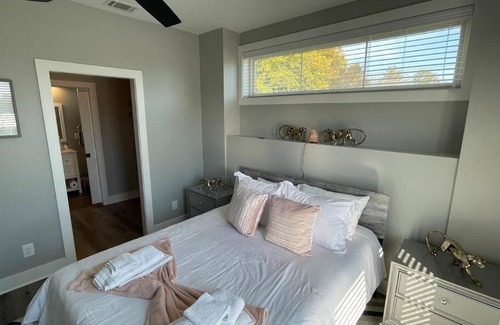 Dunean Apartment | Pet-Friendly Retreat in Downtown Greenville with Wi-Fi