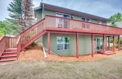 Townsend House | Cozy Pet-Friendly Cabin on Lake with Fire Pit Retreat