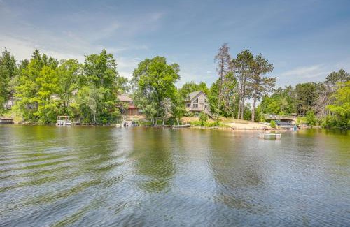 Townsend House | Cozy Pet-Friendly Cabin on Lake with Fire Pit Retreat