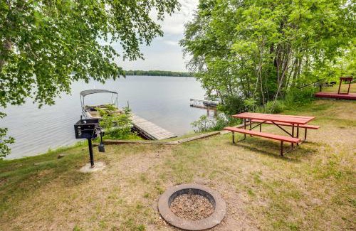 Townsend House | Cozy Pet-Friendly Cabin on Lake with Fire Pit Retreat