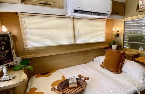 Arcadia Ski Chalet | Pet-Friendly Retreat with King Bed & Resort Pool Access