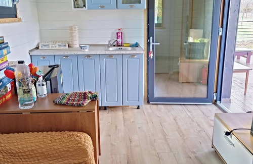 Cefa House | Cozy Pet-Friendly Retreat by the Forest Awaits You