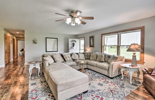 Painter House | Pet-Friendly Woodsy Retreat near Chesapeake Bay