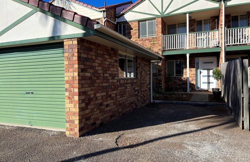 Forest Lake House | Pet-Friendly Townhouse with Yard Next to Beautiful Park