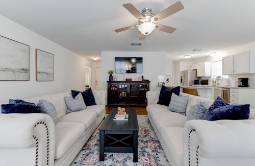 Round Rock House | Family & Pet-Friendly Farmhouse - 20 Mins to Downtown Austin