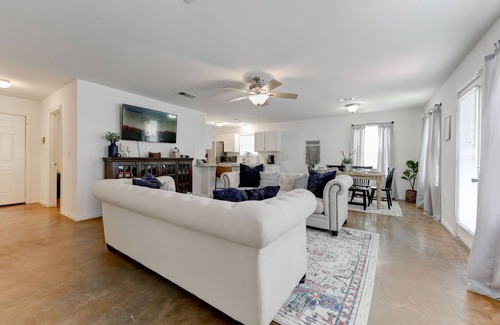 Round Rock House | Family & Pet-Friendly Farmhouse - 20 Mins to Downtown Austin
