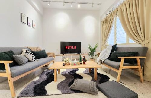 Petaling Jaya House | Spacious 18-Pax Haven Near Jaya One and UM