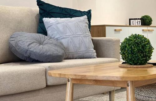 Sea Park Villa | Spacious Petaling Jaya SS2 Seapark House for 12 with Netflix