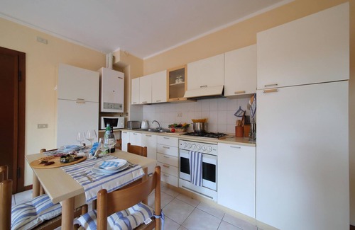 Baveno Apartment | Petalo Bianco: Family-Friendly Retreat by the Lake