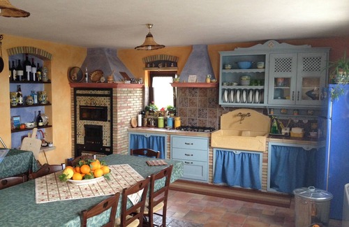 Sciacca Apartment | Petalo Rosso: Apartment with Garden & Panoramic Views