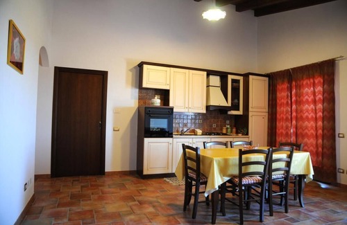 Sciacca Apartment | Petalo Rosso: Apartment with Garden & Panoramic Views