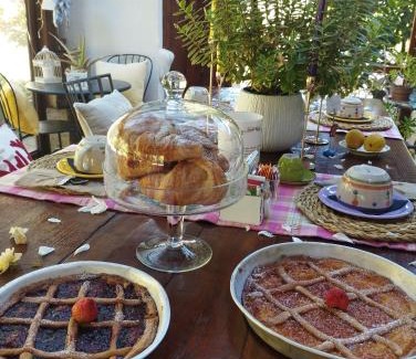 Lenola Bed & Breakfast | Petalo Rosso B&B - Guest Rated 9.3 with Family-Friendly Amenities