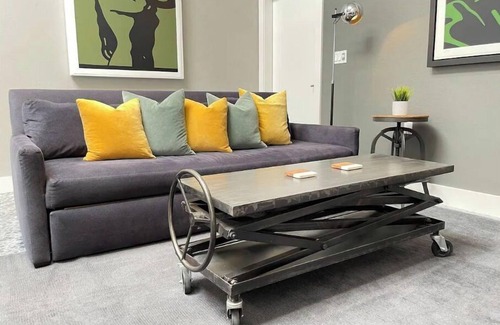 Petaluma Apartment | Petaluma Warehouse Loft: 10/10 Rated, Pet Friendly Stay