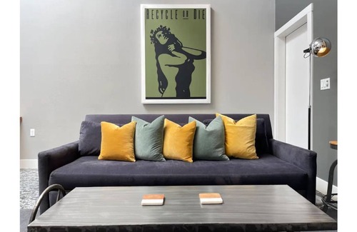 Petaluma Apartment | Petaluma Warehouse Loft: 10/10 Rated, Pet Friendly Stay