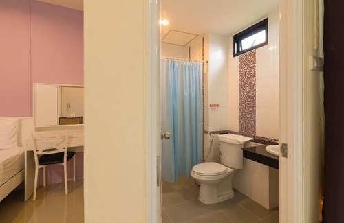 Ranong Hotel | Guest Rated 8/10 at Petch Ranong - Family-Friendly Stay
