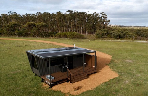 Merivale Cabin | Guest Rated 10/10: Peter the Tiny Cabin in Esperance