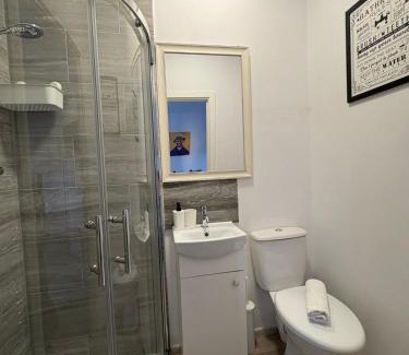 Peterborough Apartment | Peterborough Modern Studio 6