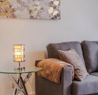 Peterhead Apartment | Modern 2 Bed Apartment in Peterhead - Family Friendly Stay