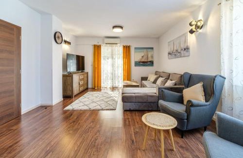 Sutivan Apartment | Premier Peters Apartment: Family-Friendly & 10/10 Rated
