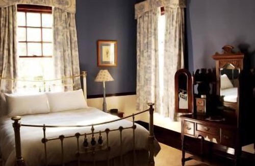Armidale House | Exceptional Petersons Armidale Winery & Guesthouse Escape