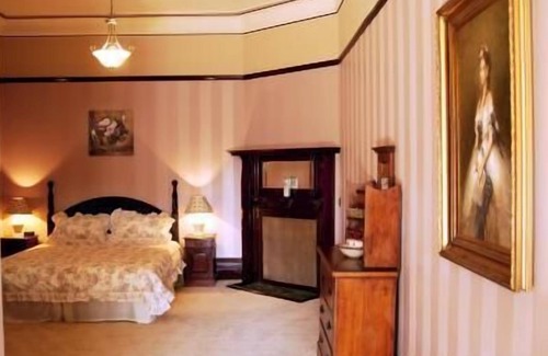 Armidale House | Exceptional Petersons Armidale Winery & Guesthouse Escape