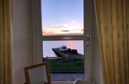 Portmahomack Cottage | Charming 3-Bed Cottage in Portmahomack by the Harbour