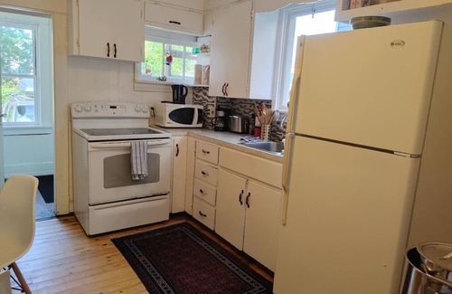 Charlottetown Apartment | Pethick's Lookout - Eliza Suite