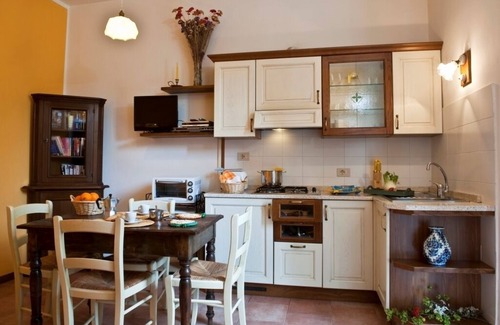 Poggibonsi Apartment | Discover PETIROSSO: Quaint Apt Near Tuscany’s Gems