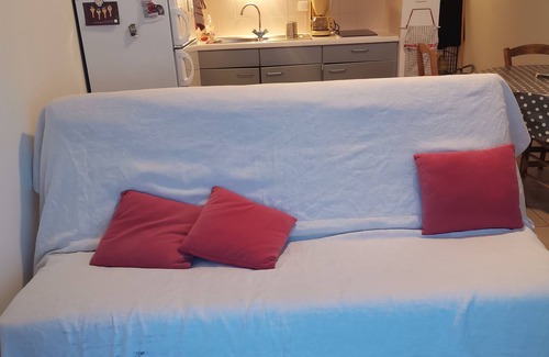 La Chaume Apartment | Cozy 2-Bedroom Oceanfront Retreat with Pool & Breakfast