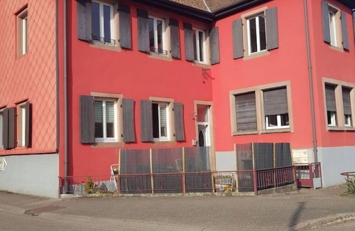 Lalaye Apartment | Bright Independent Apartment - Perfect for Families!