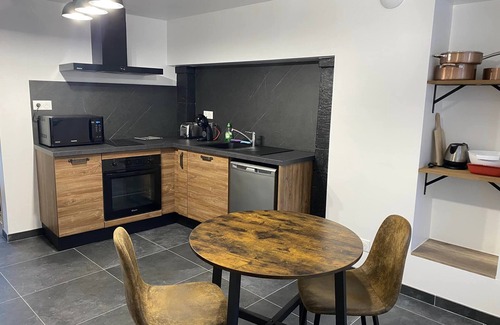 Sainte-Mere-Eglise House | Top-Rated Petit café de la liberté with Family-Friendly Amenities