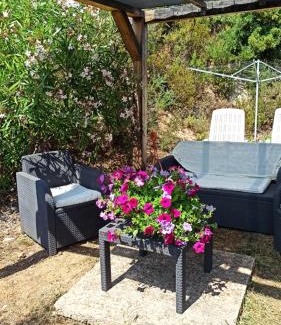 Pianotolli-Caldarello Other | Charming Petit Chalet: Family-Friendly Retreat Awaits