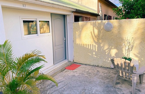 Belcourt House | Cozy Petit-Chalet with Garden & Mezzanine near Jarry