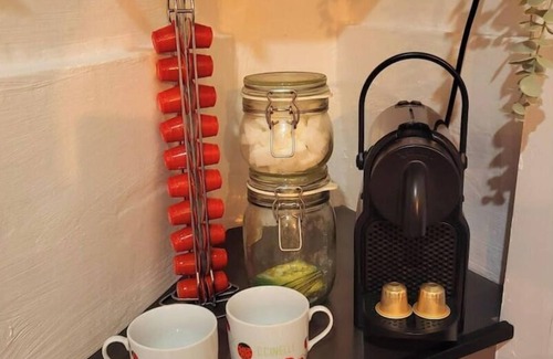 Le Chapitre Apartment | Charming Petit Cocon: Family-Friendly Stay with Modern Amenities