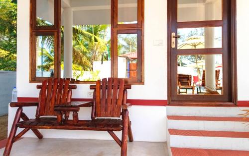 Kuzhuppilly Hotel | Elegant Petit Elephant: Oceanfront Oasis with Private Pool