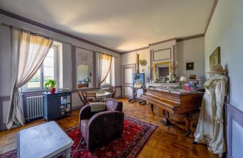 Sainte-Solange Apartment | Family-Friendly Petit Gîte de Villecomte for Your Getaway