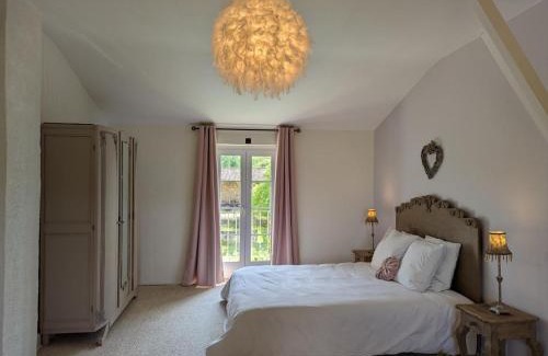 Chadurie House | Romantic Gîte with Pool and Garden Near Nature in Chadurie