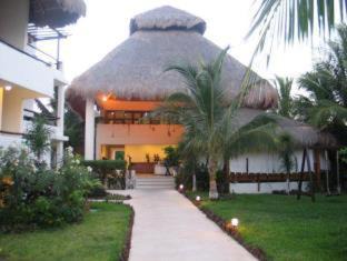 Villa Juarez Hotel | Relaxing Petit Lafitte Beach Front Hotel with Pool & Spa