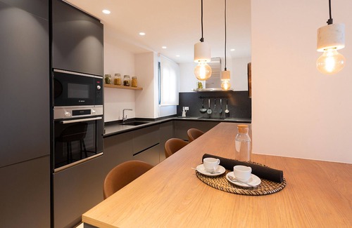 Terrassa Apartment | Experience Petit Luxe l'Àtic: Spa & Pet-Friendly Comfort