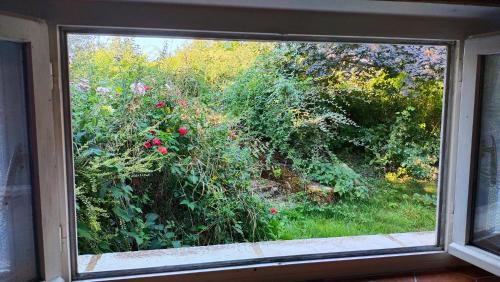 Coulonge House | Cozy Petit Moulin Renaissance: Pet-Friendly Retreat