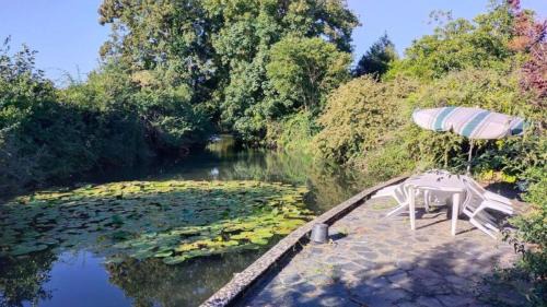 Coulonge House | Cozy Petit Moulin Renaissance: Pet-Friendly Retreat