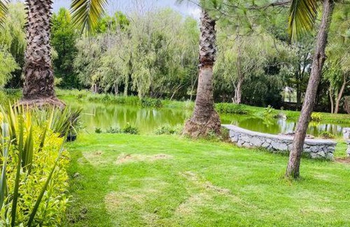 San Salvador House | Cozy Petit Hotel with Pool and Family-Friendly Amenities