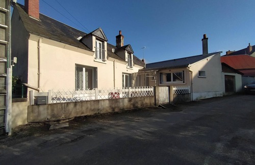Ecueille House | Discover Petit nid Berrichon Near Beauval Zoo - Pets Welcome!